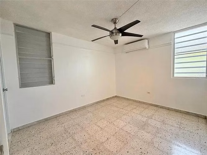 Exclusiva casa de 3 habitaciones en alquiler en Ponce