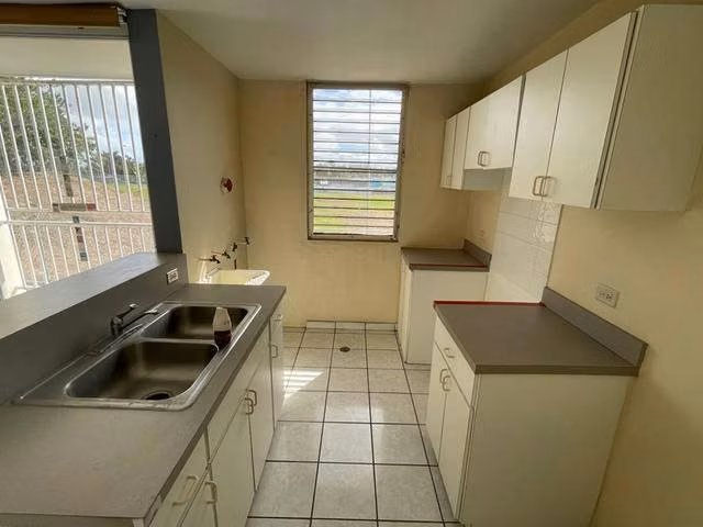Amplio apartamento de 3 habitaciones en alquiler