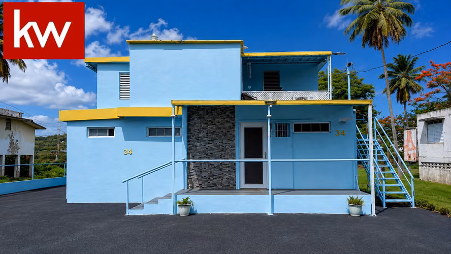 Bo. Bajura, Comercial en Manatí