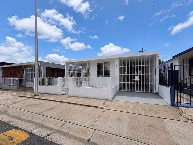 Hermosa, especial y acogedora casa familiar en alquiler con opción a compra.