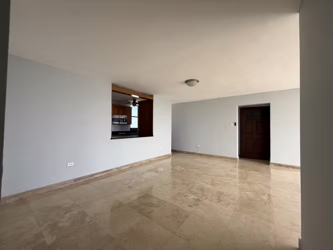 Cond. Plaza Inmaculada, Apartamento en San Juan