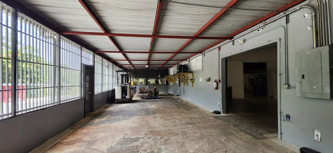 Bo. Candelaria, Commercial en Toa Baja