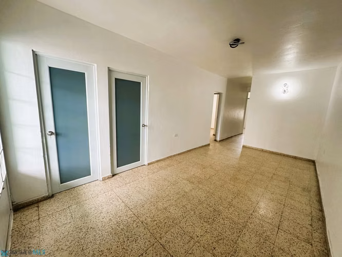 Cómoda casa con 4 dormitorios y 1 baño en alquiler