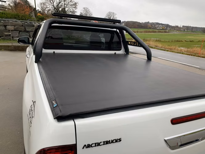Toyota Hilux 2.4L Turbo Diésel - Imagen 8