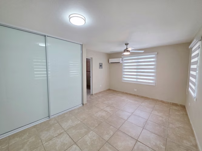 Urb Las Nereidas, Casa en Cabo Rojo