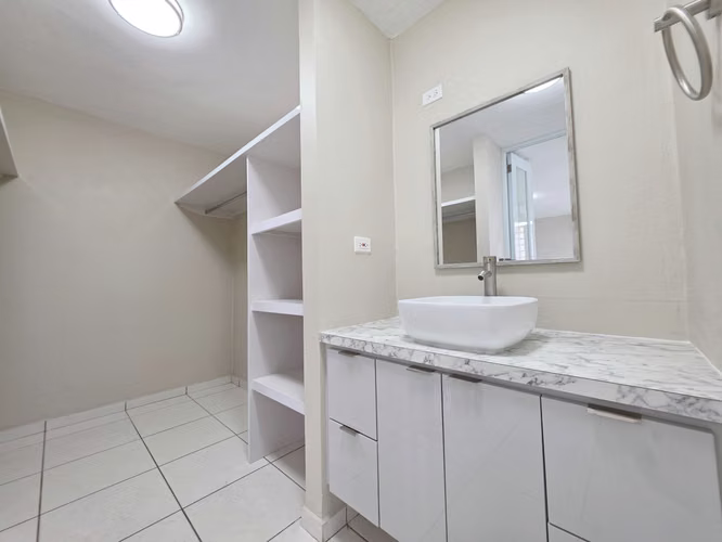 Urb Las Nereidas, Casa en Cabo Rojo