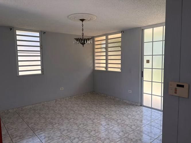 Urb. Sultana, Casa en Mayaguez