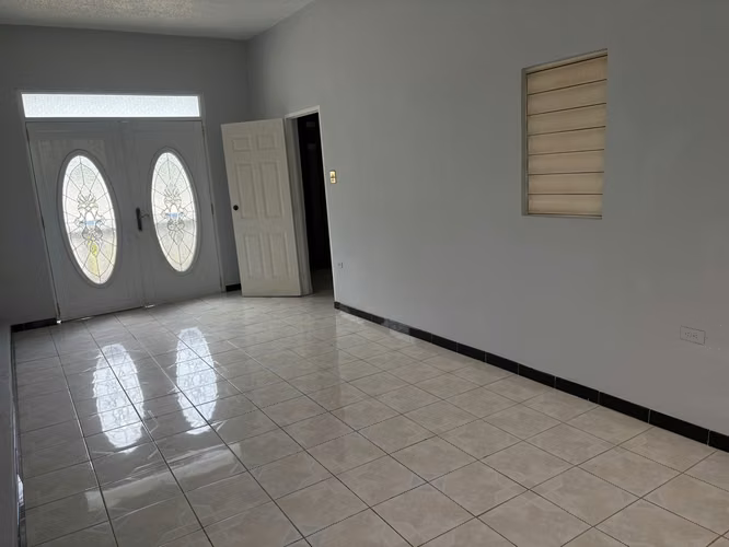 Urb. Sultana, Casa en Mayaguez