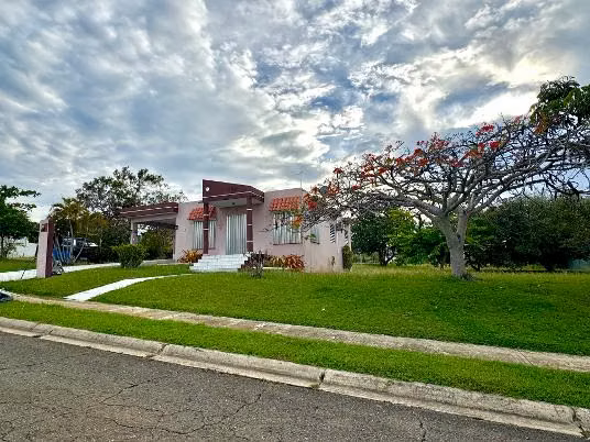 SE ALQUILA RESIDENCIA EN BOQUERÓN