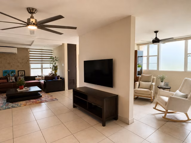Urb. Paseo Del Sol, Casa en Dorado - Imagen 3