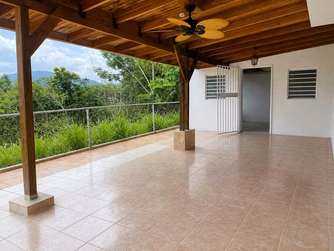 Urb. Lomas de Luquillo, Casa en Luquillo