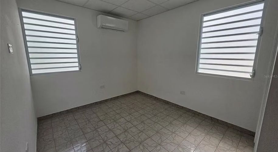 Encantadora casa de 2 habitaciones en alquiler en Villa Contessa, Bayamón.