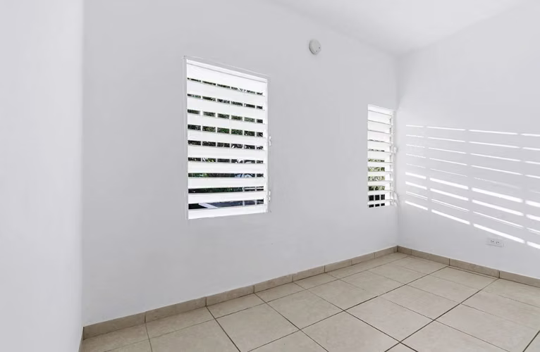 Hermosa condominio de 1 dormitorio