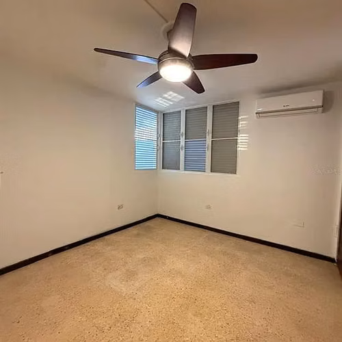 Residencia de 3 dormitorios y 2 baños ubicada en la cotizada comunidad Apollo Development.