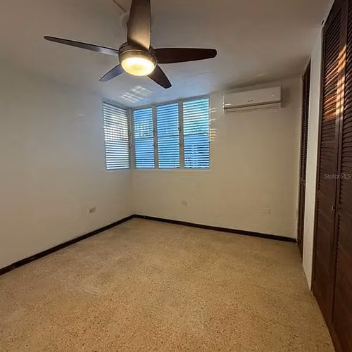 Residencia de 3 dormitorios y 2 baños ubicada en la cotizada comunidad Apollo Development.