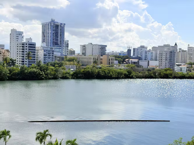 Condominio Del Mar, Apartamento en San Juan