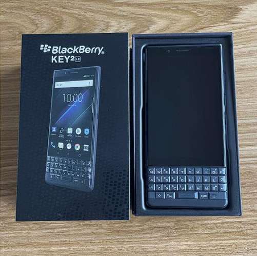 BlackBerry KEY2 LE 64GB+4GB Unlocked Dual SIM Smartphone