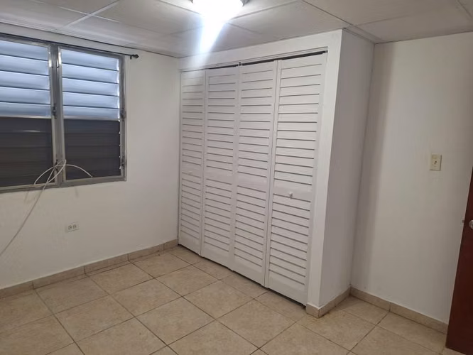 Urb. Santa Juanita, Casa en Bayamón - Imagen 8
