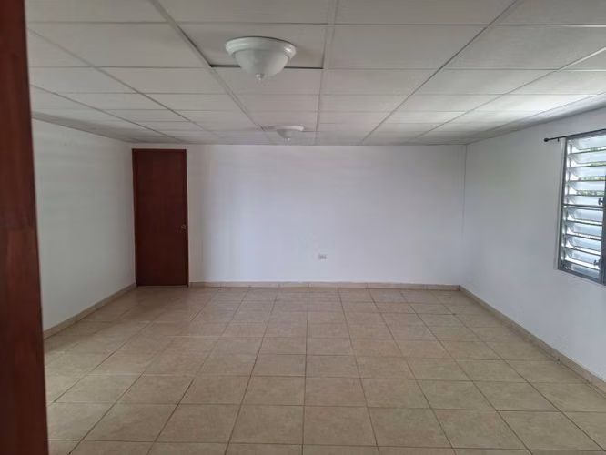 Urb. Santa Juanita, Casa en Bayamón - Imagen 5