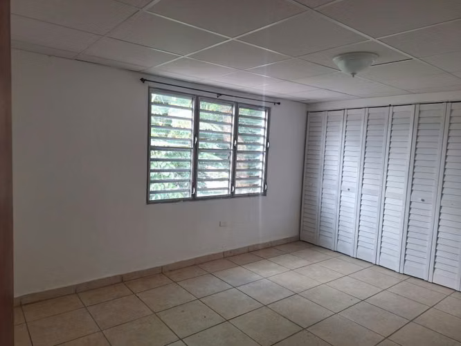 Urb. Santa Juanita, Casa en Bayamón - Imagen 10