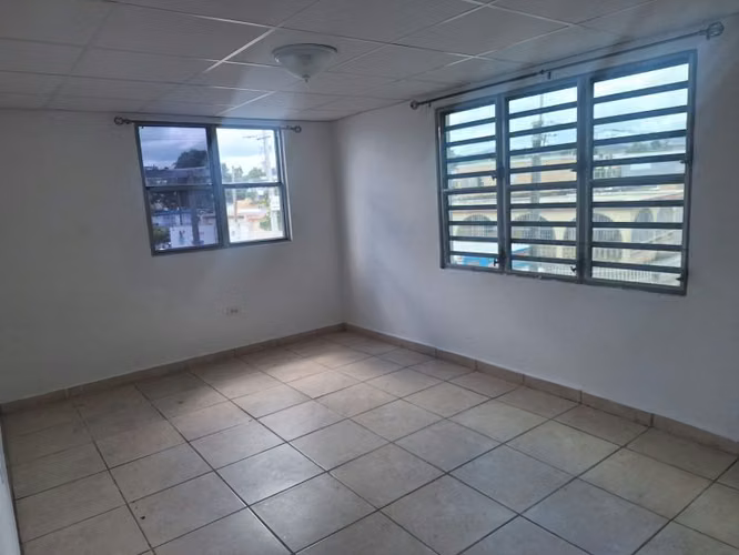 Urb. Santa Juanita, Casa en Bayamón - Imagen 4
