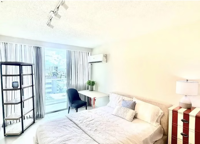 Live near the beach in San Juan