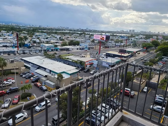 Amueblado, totalmente equipado, incluye estacionamiento asignado.