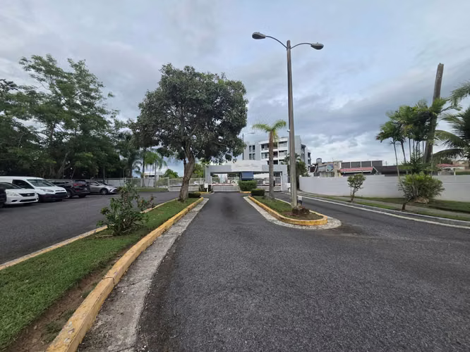 Cond. Loma Alta Village, Apartamento en Carolina - Imagen 19