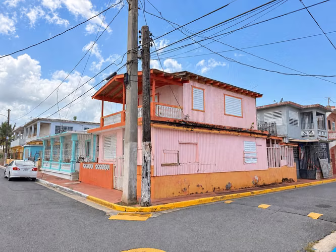 Bo. Pueblo, Casa en Toa Baja