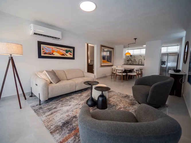 LUXURY RENOVATED AND FURNISHED APARTMENT IN FLORAL PARK