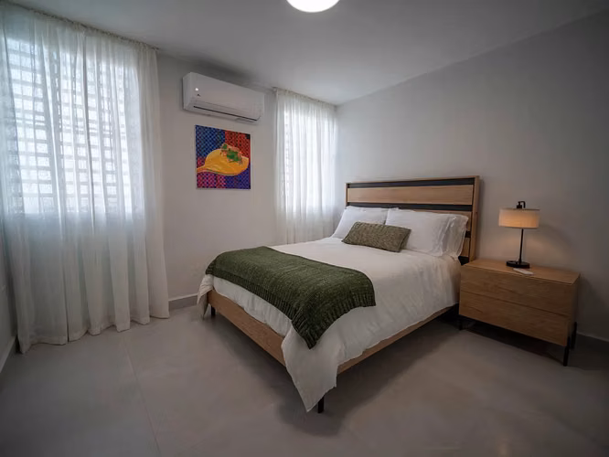 LUXURY RENOVATED AND FURNISHED APARTMENT IN FLORAL PARK