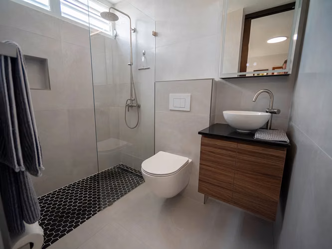 LUXURY RENOVATED AND FURNISHED APARTMENT IN FLORAL PARK
