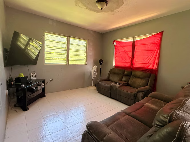 Bo. Dominguito, Casa en Arecibo