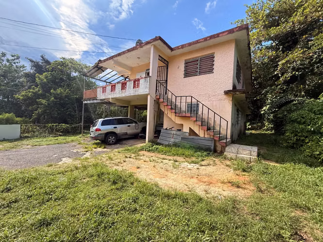 Bo. Dominguito, Casa en Arecibo