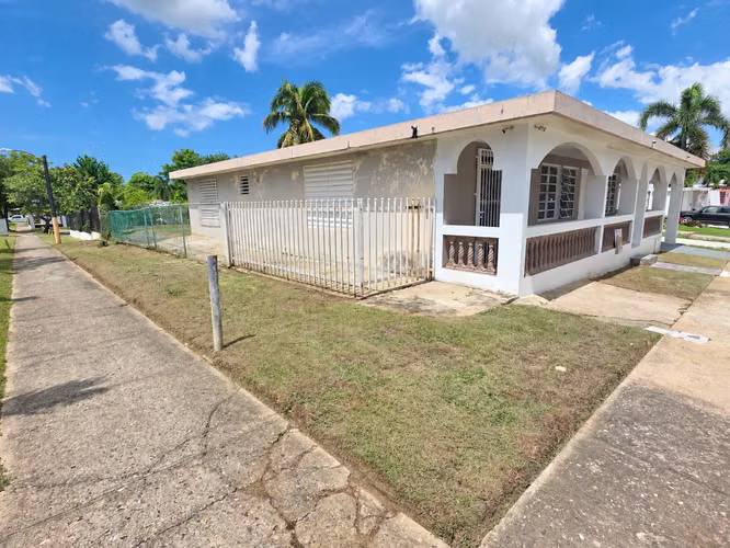 Urb. Sultana, Casa en Mayaguez