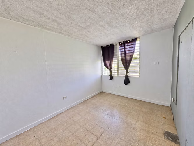 Urb. Sultana, Casa en Mayaguez