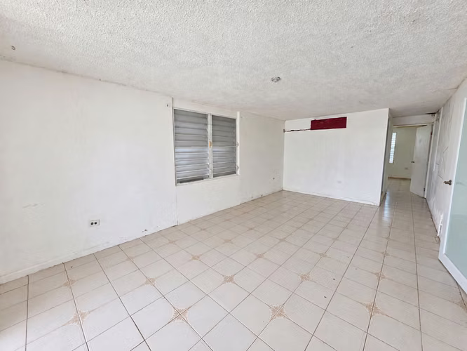 Urb. Sultana, Casa en Mayaguez