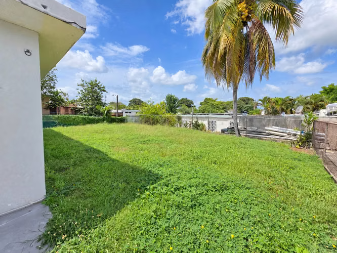 Urb. Sultana, Casa en Mayaguez