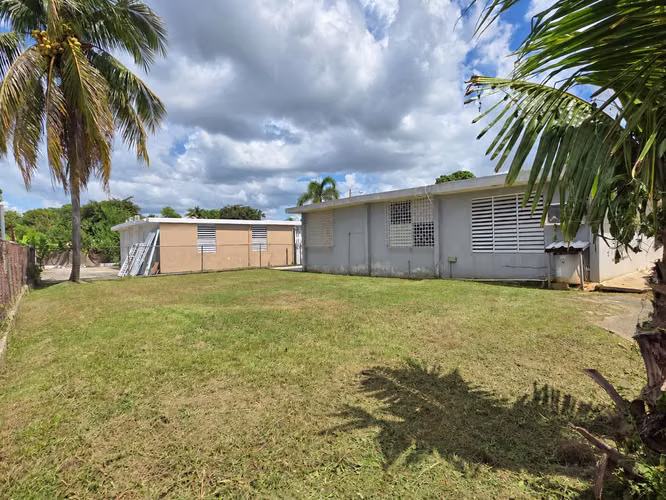 Urb. Sultana, Casa en Mayaguez