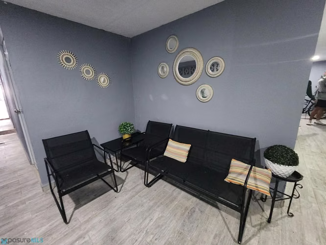 APARTAMENTO PRIVADO A PASOS DEL COLEGIO DE NAYAGUEZ - Imagen 3
