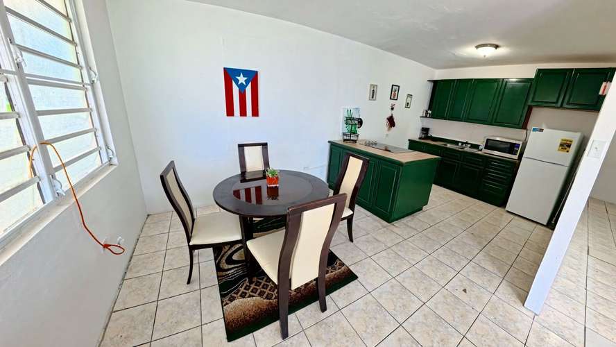 Bo. Higuillar, Casa en Dorado