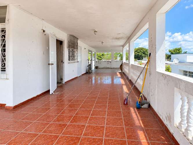 Urb. Jardines De Country Club - Carolina