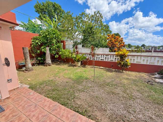 Urb. Venus Garden, Casa en San Juan