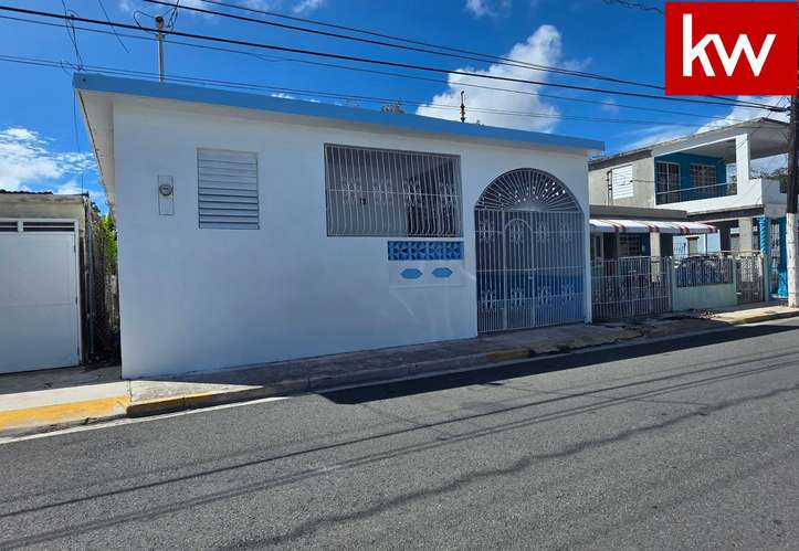 Calle Yaguer, Casa en Guanica