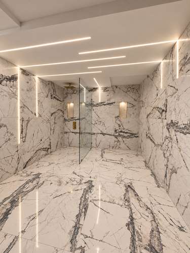 Luxury Two-Story Residence - Imagen 12