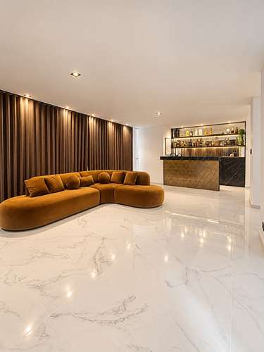 Luxury Two-Story Residence - Imagen 6