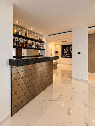Luxury Two-Story Residence - Imagen 7