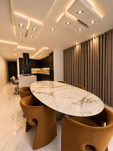 Luxury Two-Story Residence - Imagen 9