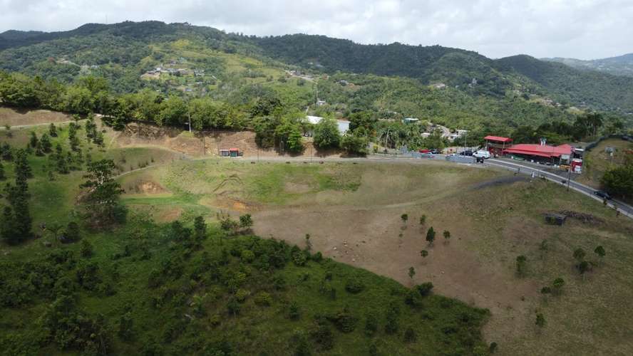 Terreno con Agua de Manantial - Aquifero
