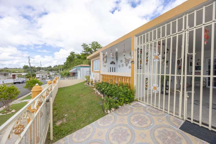 Urb. Ext. Bella Vista, Casa en Aibonito - Imagen 2